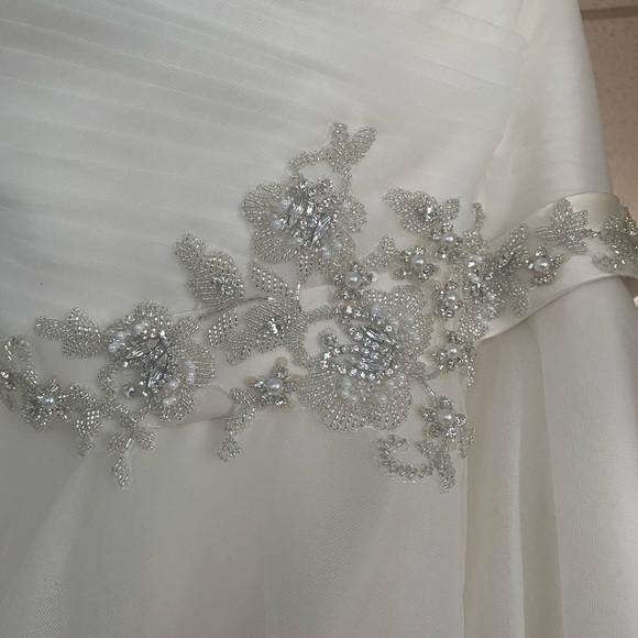 Wedding Dress NWT - Picture 5 of 9